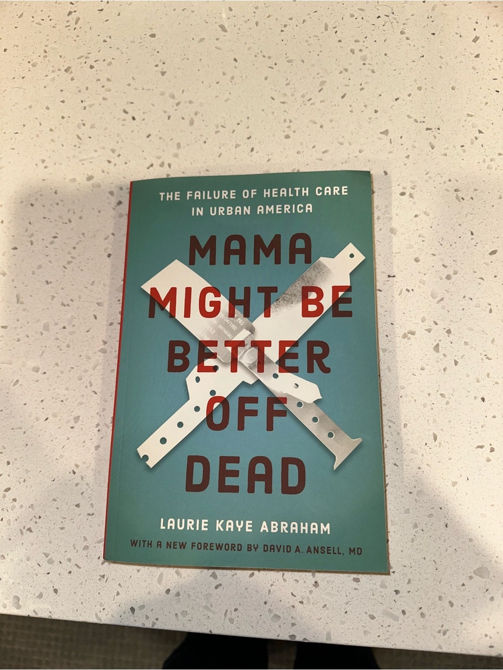 Mama Might Be Better Off Dead by Laurie Kaye Abraham - Paperback Nonfiction